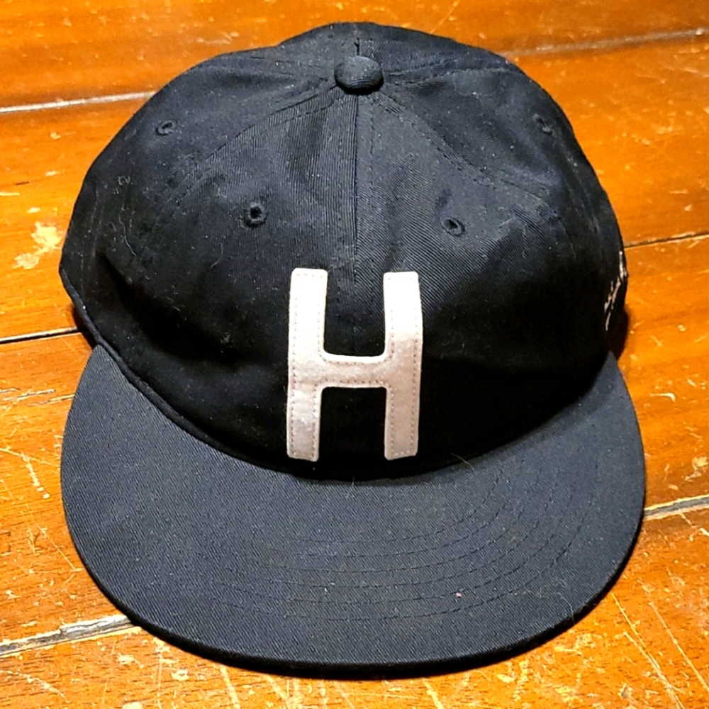 NWT Herschel Supply Company Fitted Hat